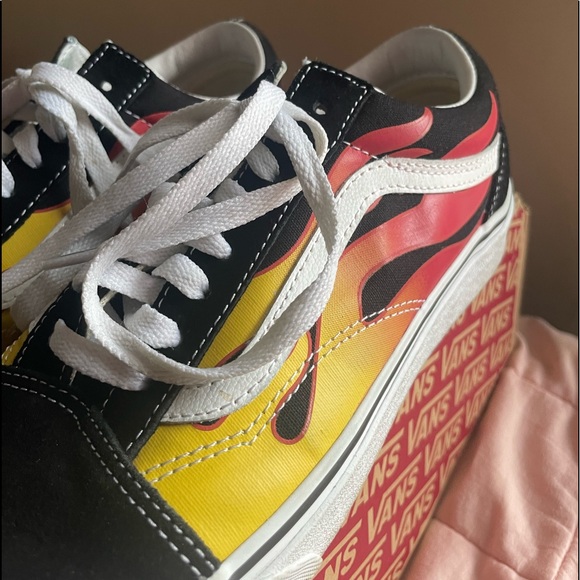 Old skool flame vans - Picture 5 of 9